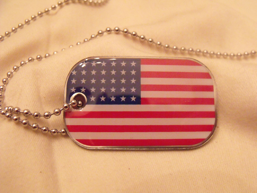 US Flag DOG TAG – (3) Color Obverse Stars and Stripes, Engraved Reverse