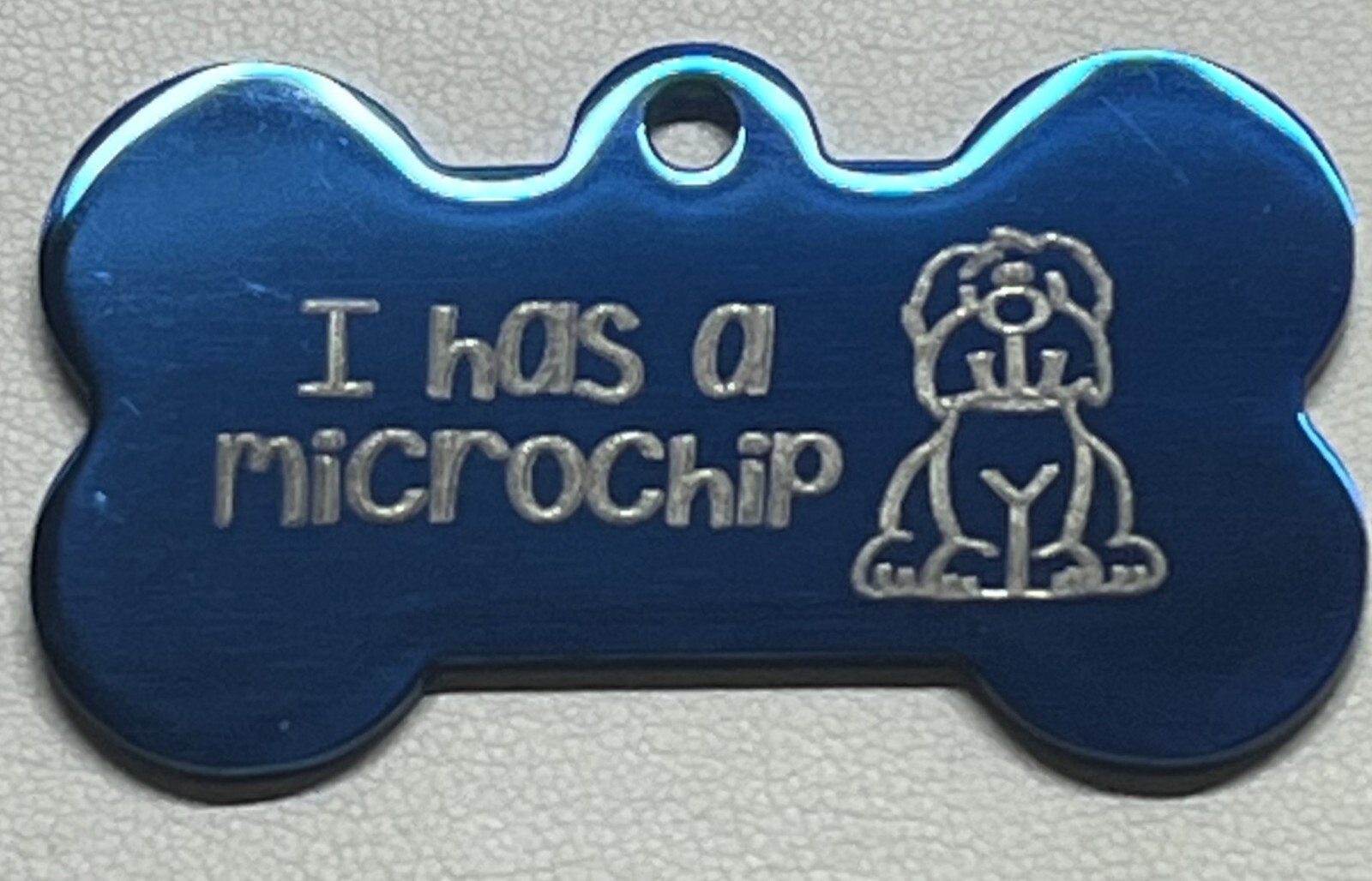 Laser Engraved Stainless Steel Pet Tag Bone ” I Has a Microchip” Blue 2×1 inch