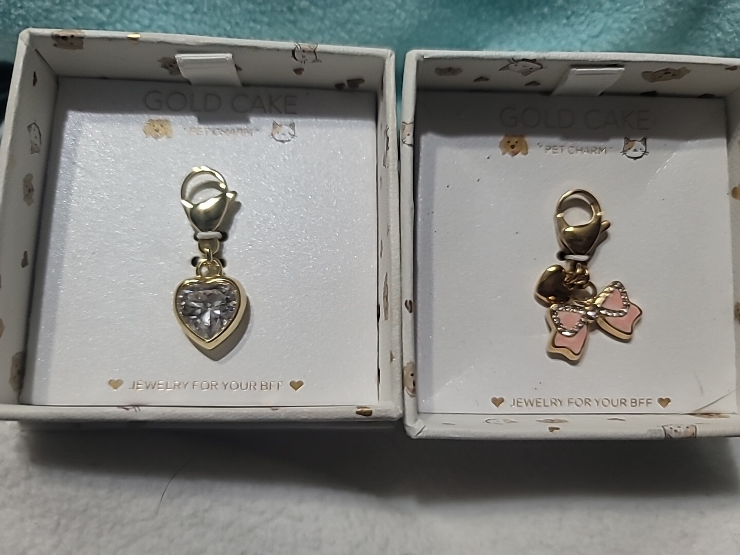 New Gold Cake Pet Charm Set Of 2 – Gold Tone – Clear Heart, Pink Ribbon W/heart