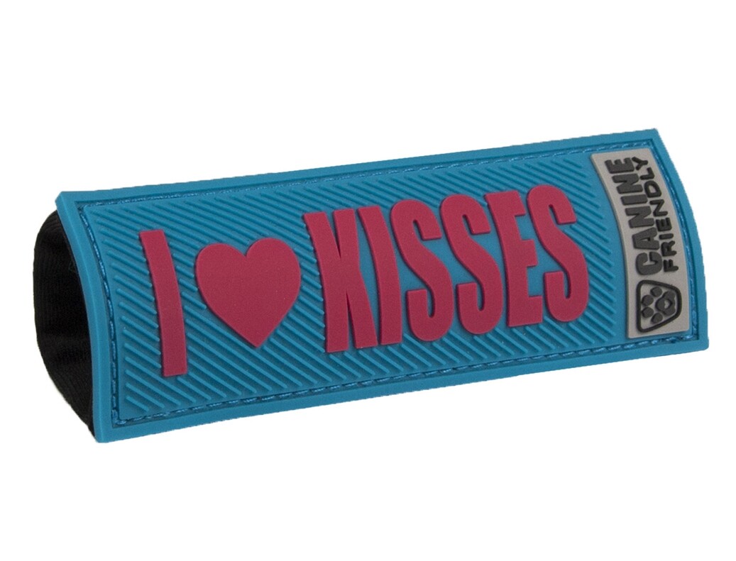 NEW Bark Notes “Get the Message” Sleeve for Dog Collar or Leash – I LOVE KISSES