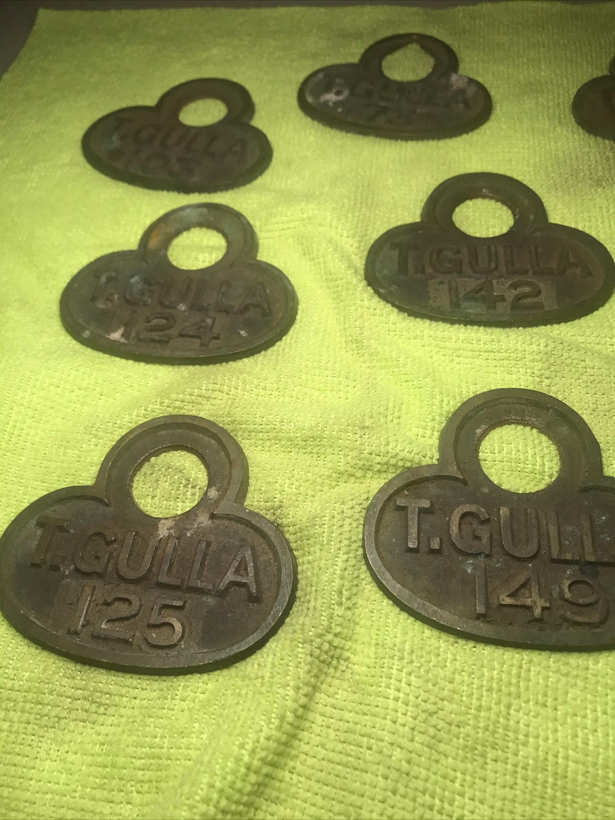 Vintage gold sheep any animal tag￼